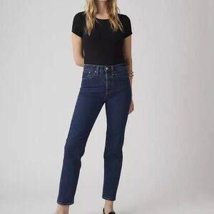 Levis “wedgie” Blue Jeans 32W x 26L